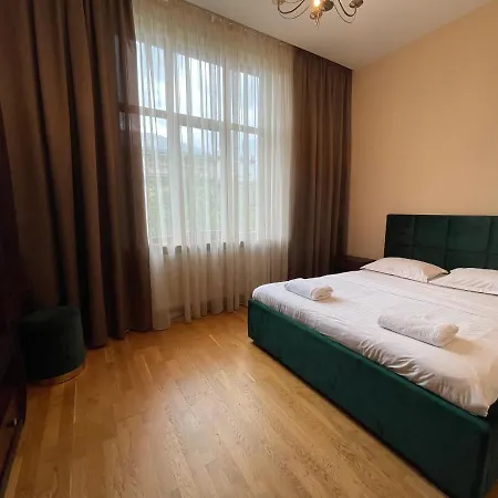 Avangard Qn Romana 26 Apart Lviv