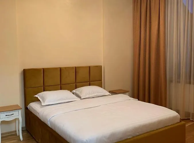 Avangard Qn Romana 26 * Leópolis