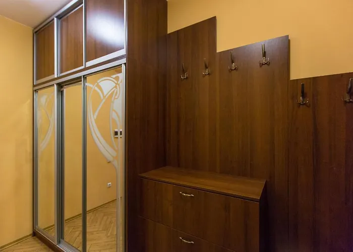 Avangard Qn Romana 26 * Leópolis